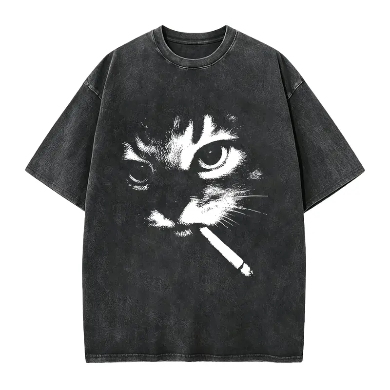 Men's humorous cat smoking T-shirt - Durable round-neck T-shirt - Eye-catching single-color smoking cat design - Trendy streetwear top