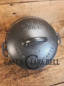 Beautiful, elegant and tough to find! 1920's Wagner Ware #7 Round Roaster with #1267 w/ fully marked Sawtooth Lid