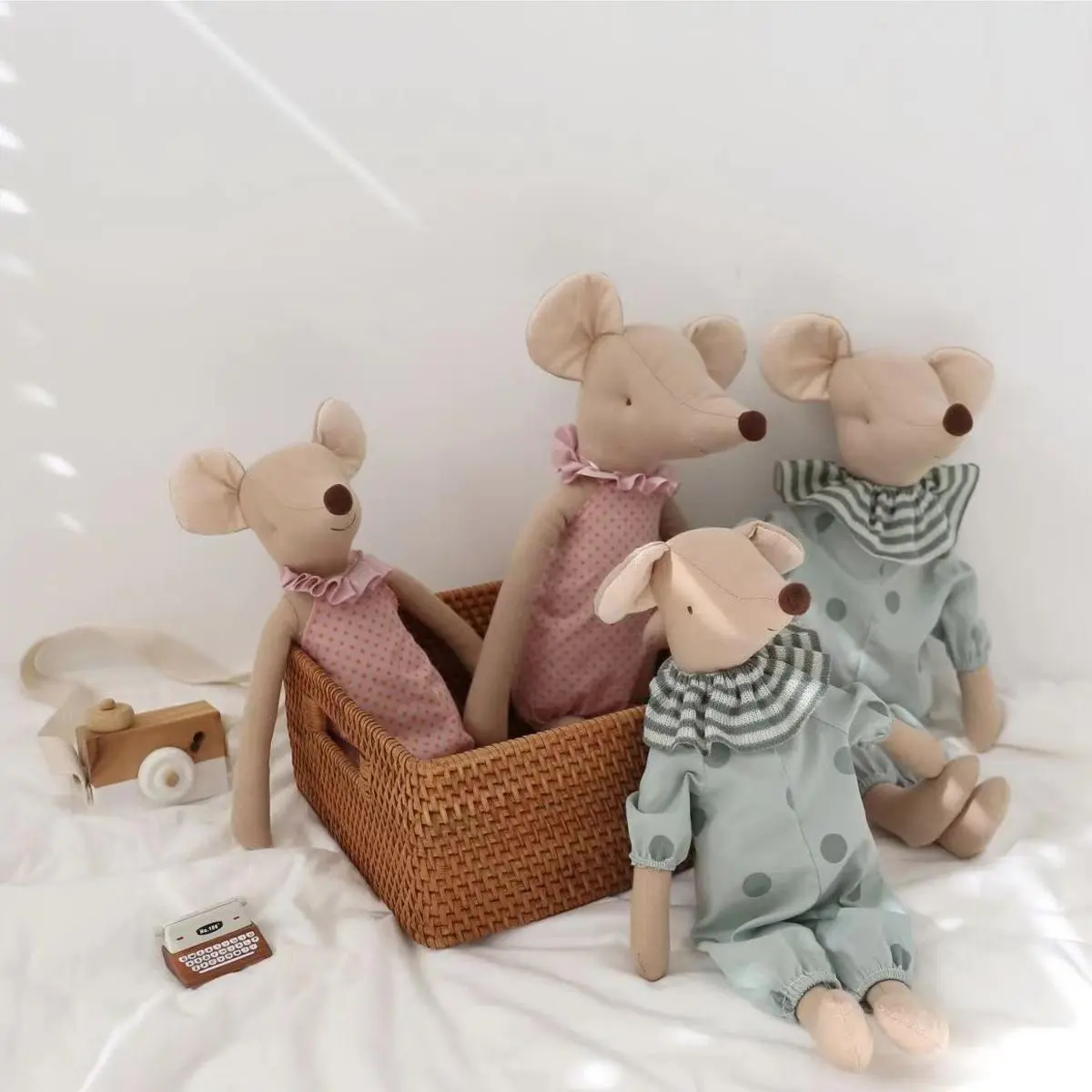 38cm/14.96in Soft Linen Mouse Cloth Doll, Linen Fabric Filled Animal Creative Cartoon Doll, Matching Fashion Cloth