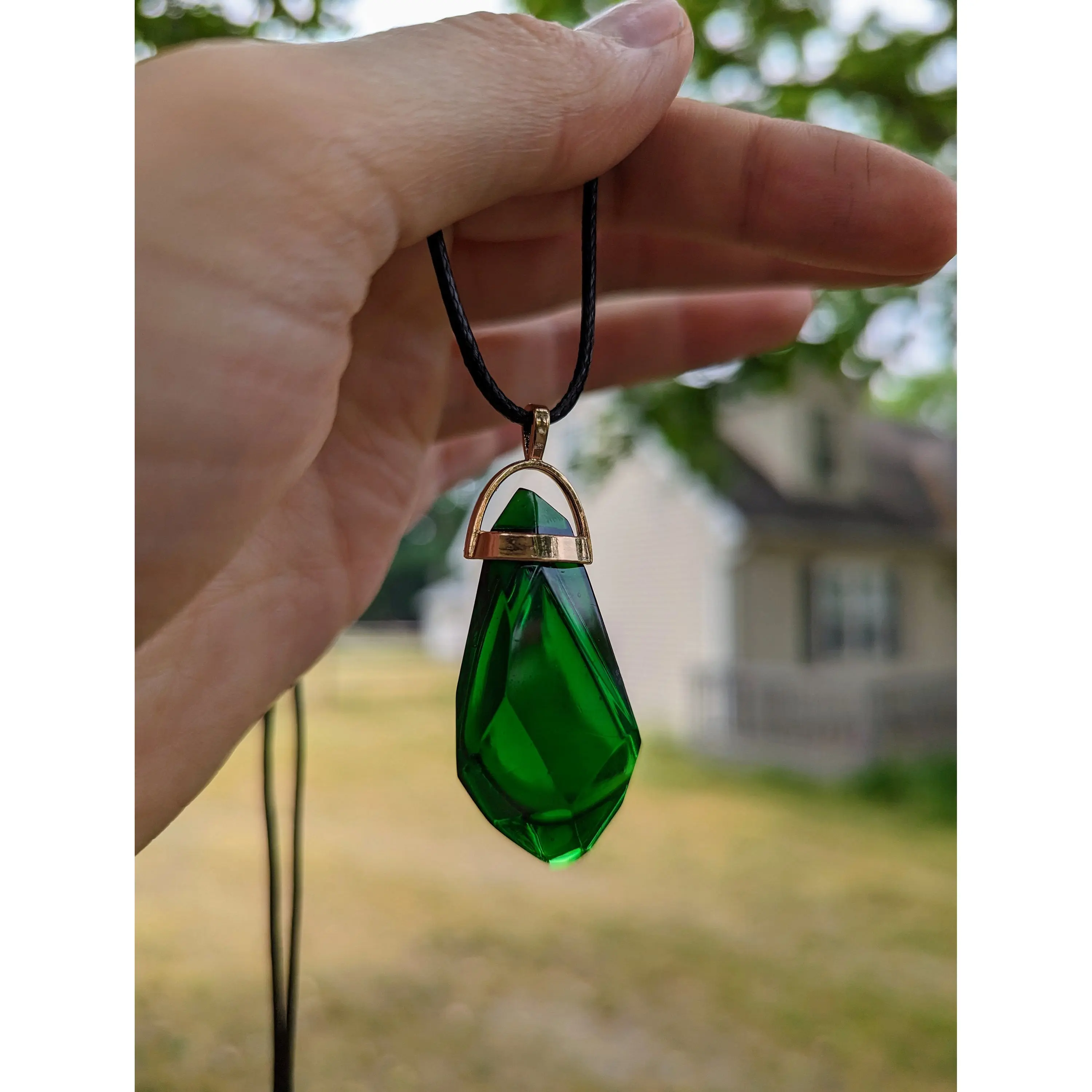 Faux Emerald Necklace Green Resin Gem Necklace Gemstone Necklace Dark Green Necklace Green Black Crystal Pendulum Witchy Jewelry for Her