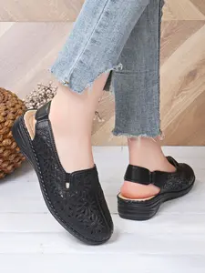 Women's PU Leather Slip-On Mules, Flower Pattern, Hand-Stitched Back Strap, Casual & Commuter Style, Comfortable Elastic Band Sandals
