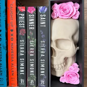 Skull and Roses Book Nook - Dark Romance - Gothic Aesthetic Bookshelf Insert