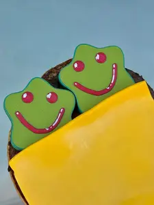 Pickle Slider Fidget Toy ~ Star-Shaped Magnetic Slider with Textured Grip & Raised Ketchup Detail for Desk Fidgeting & Focus Breaks