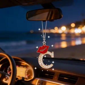 Lip Letter Car Pendant, Luxurious Sparkle Wind, Scratch-Resistant Color, Rearview Mirror Decoration, Car Hanging Ornament, Car Interior Decor, Car Interior Accessory
