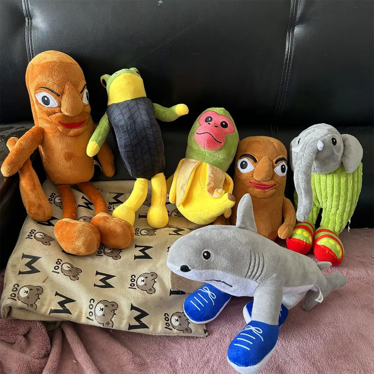 Tung Tung Tung Sahur Plush Toy, Soft Stuffed Collectible, 1 Piece Mystical Beasts Collection, Fantasy RPG-inspired Stuffed Toy, Legendary Creature Decor & Gift for Gamers Collectors