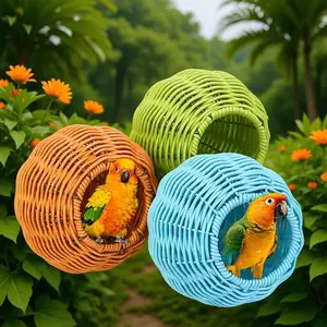 Small  nest for all types of , parrot rattan nest, hanging nest, squirrel nest, plastic woven  cage, decorative hanging warm  nest Metal Bird