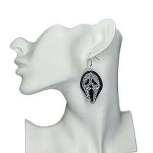 3D Printed Ghostface Keychain | Horror-Inspired Slasher Charm – Creepy Cute Accessory for Scary Movie Fans