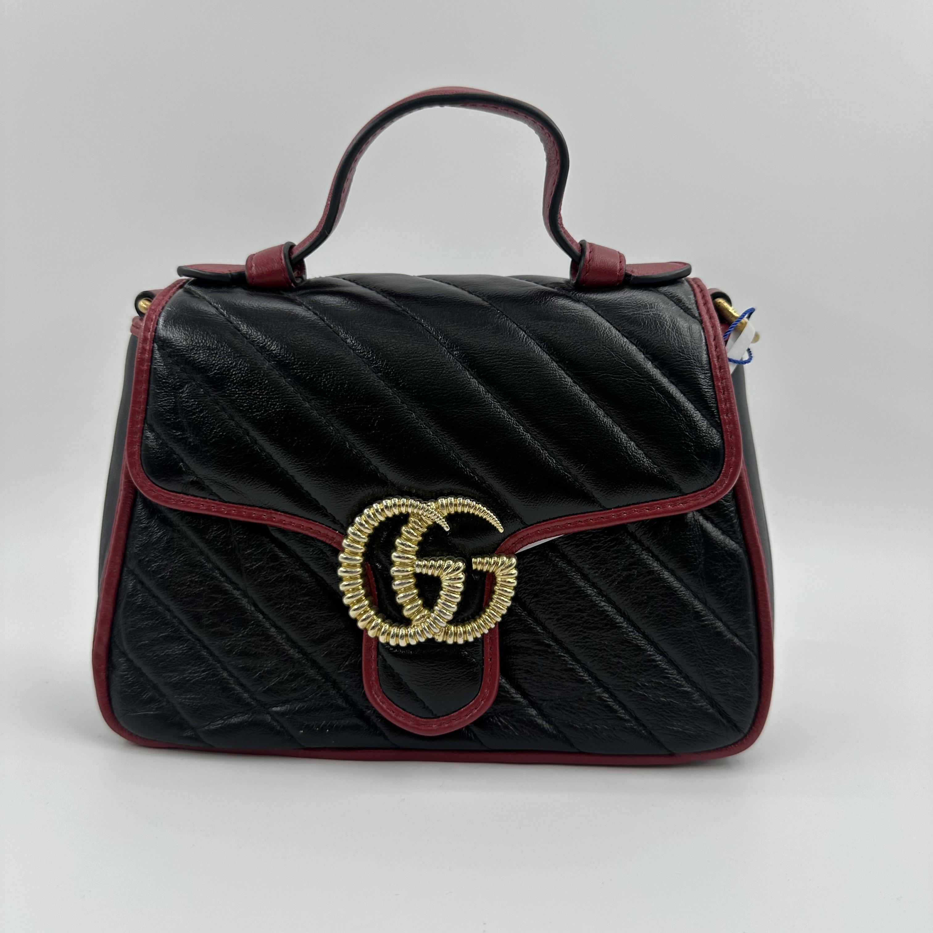 Pre-owned GUCCI leather small messenger handbag