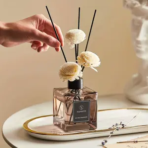 No-flame aromatherapy elegant black glass diffuser with white rose, home decorative air freshener, suitable for bedroom, bathroom and office, ideal Christmas gift, ideal Halloween gift, office fragrance elegant diffuser long-lasting fragrance, a