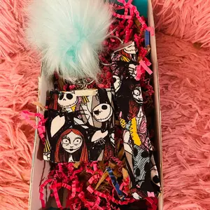 Bar case and detachable wristlet