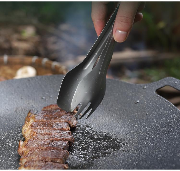 Multi-functional knife, fork and spoon three-in-one tableware, creative outdoor food holder, detachable multi-purpose tableware
