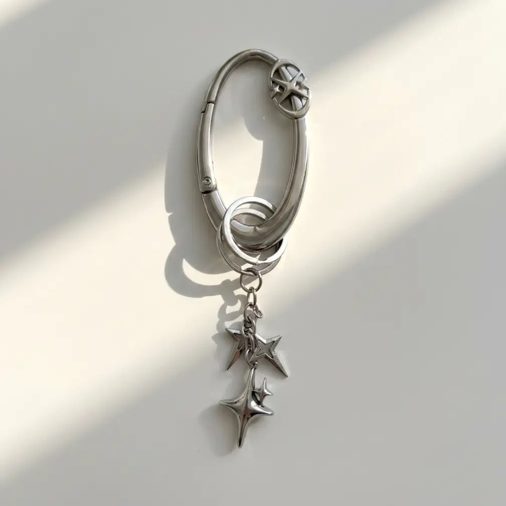 Silver Star Charm Keychain, Aesthetic Y2K Star Pendant Key Ring, Cute Metal Carabiner Key Holder for Backpack, Purse, Handbag, Bag Decoration, Gift for Teens, Women & Girls, Daily Wear Accessory