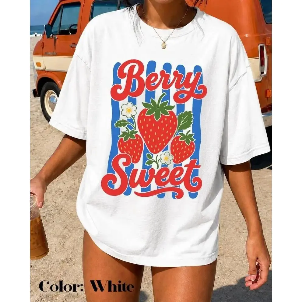 Preppy Vintage Strawberry Graphic Tee, Sweet Berry Summer Fruit Casual Short Sleeve T-Shirt