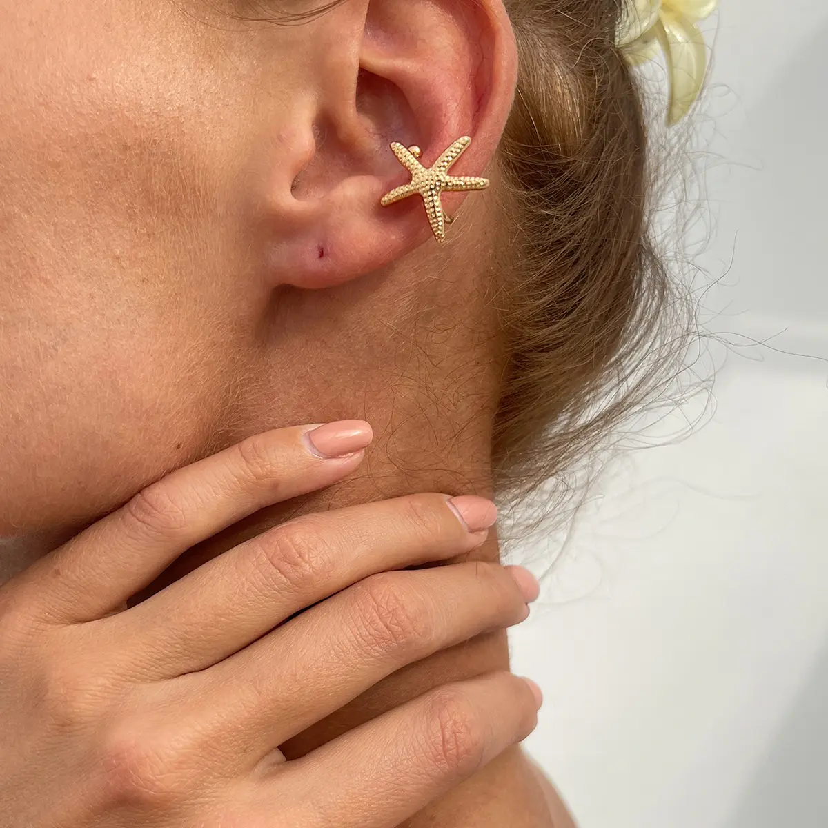 06 Gold ear clips (single) 3550