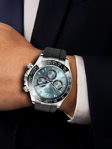 A new men's steel strip stainless steel holiday gift for friends and fathers, night light waterproof multifunctional fashionable business style quartz watch, Quartz Wristwatch