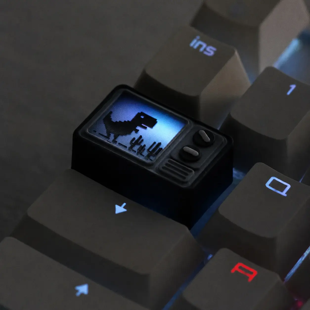 Retro TV-Style Shine-Through Artisan Keycap, Pixel Dinosaur & Alien Silhouette Dual Design, Resin Custom TAB Keycap, Compatible with MX Mechanical Keyboards, Creative Collectible & Gift for Gamers (Single Keycap Only)