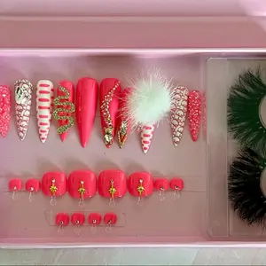 press on Nails ans lashes