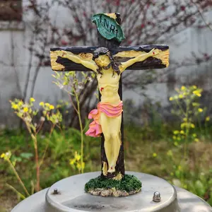 Hand-Painted Resin Jesus Statue, Religious Catholic Inri Cross Decoration, Perfect for Home and Church Decorations