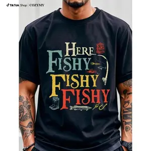 Men's "Here Fishy Fishy" Graphic T-Shirt - 100% Cotton Breathable Quick-Dry Crew Neck Tee with Colorful Fishing Design, Lightweight 180gsm All-Season Casual Shirt for Outdoor Enthusiasts, Fishing Gear Menswear Top