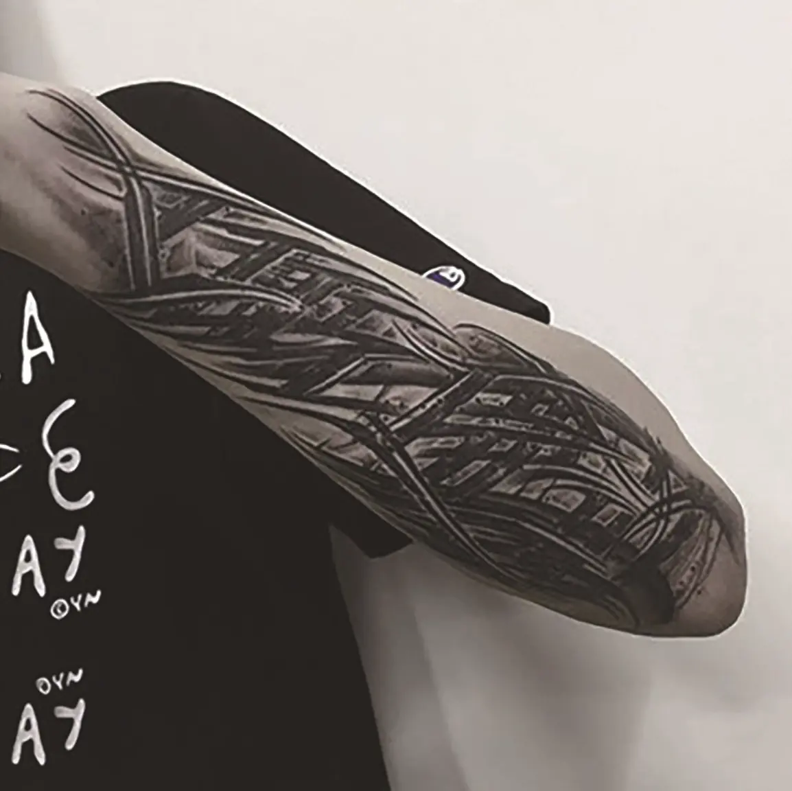 Xoriginal TrendPulse Plant-Based Tattoos - Bold, Waterproof, Gradual Color Hype Ignition