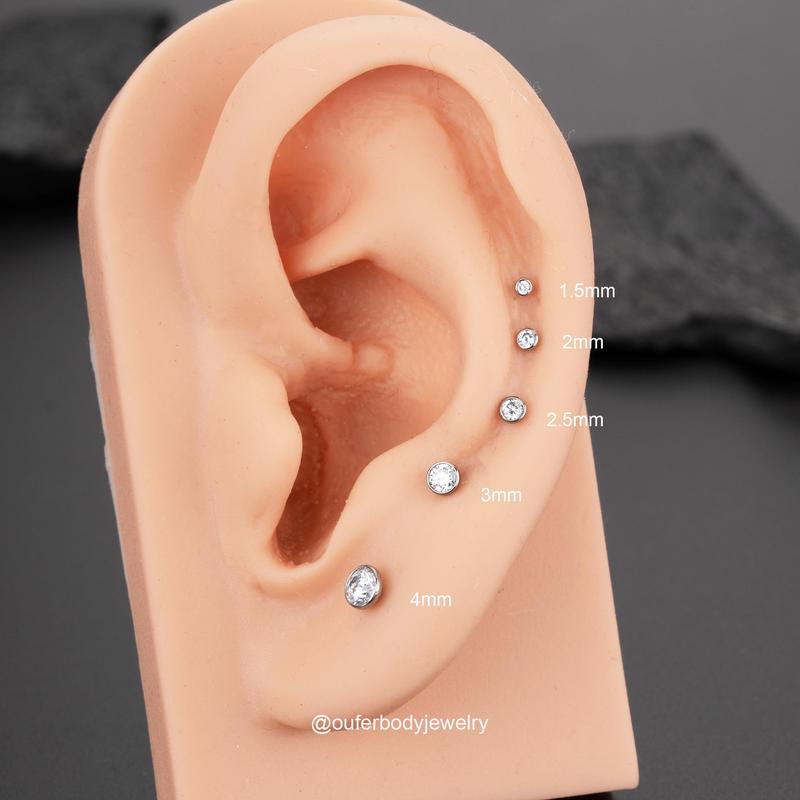 Oufer 16G Titanium Tiny Bezel CZ Threadless Push Pin Flat Back Helix Tragus Lobe Cartilage Earing Oufer 16G Titanium Tiny Bezel CZ Threadless Push Pin Flat Back Helix Tragus Lobe Cartilage Earing
