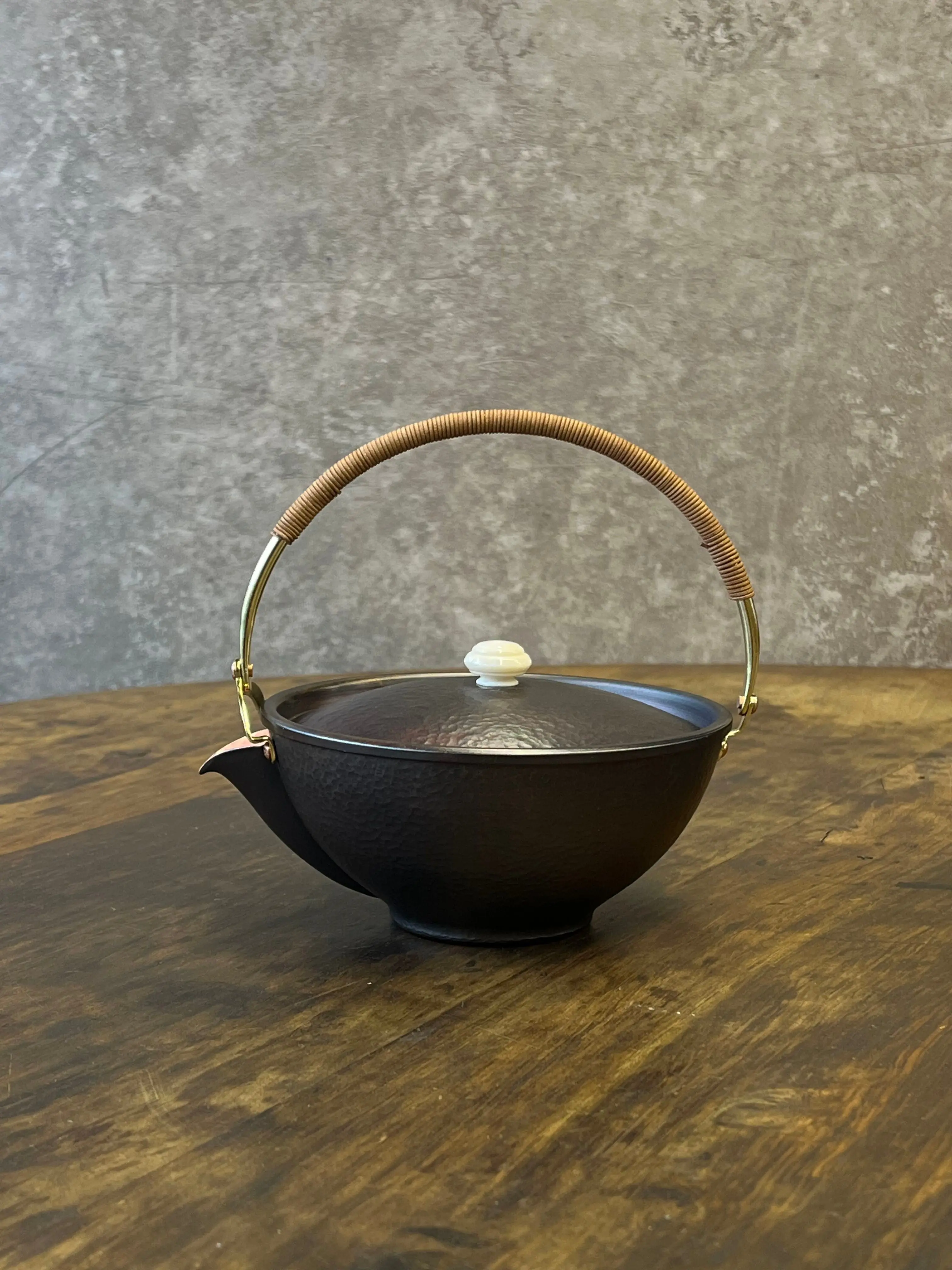 The Beam-Raising Teapot — A Handcrafted Masterpiece by Jiang Zao