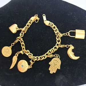 Wristband, stainless steel with 18k plating. A beautiful bracelet with the latest charms, very striking and suitable for everyday use. It is 4 mm wide. It is very beautiful.
