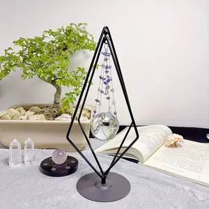 A Popular New Model Featuring a Variable Amethyst Hanging Basket with a Diamond-Shaped Metal Ball Stand, Suitable for Displaying 1.57-2.36 Inch Metal Balls. This Golden Crystal Ball Stand with a Metal Support Makes a Great Choice for Home Display.
