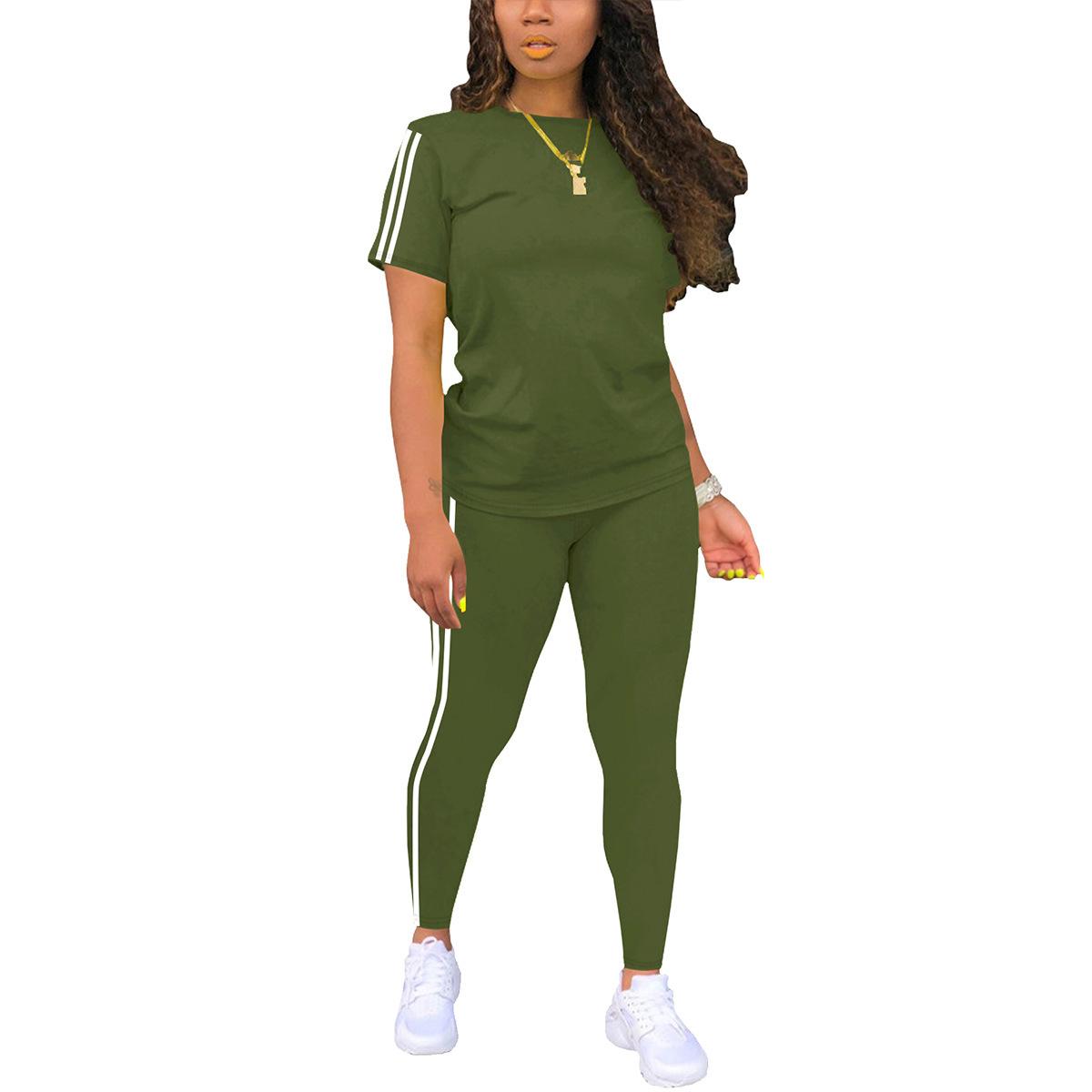 Women’s athletic fitness striped set: short-sleeve top with white side stripes + high-waisted leggings, slim fit that flatters the figure, two-piece set