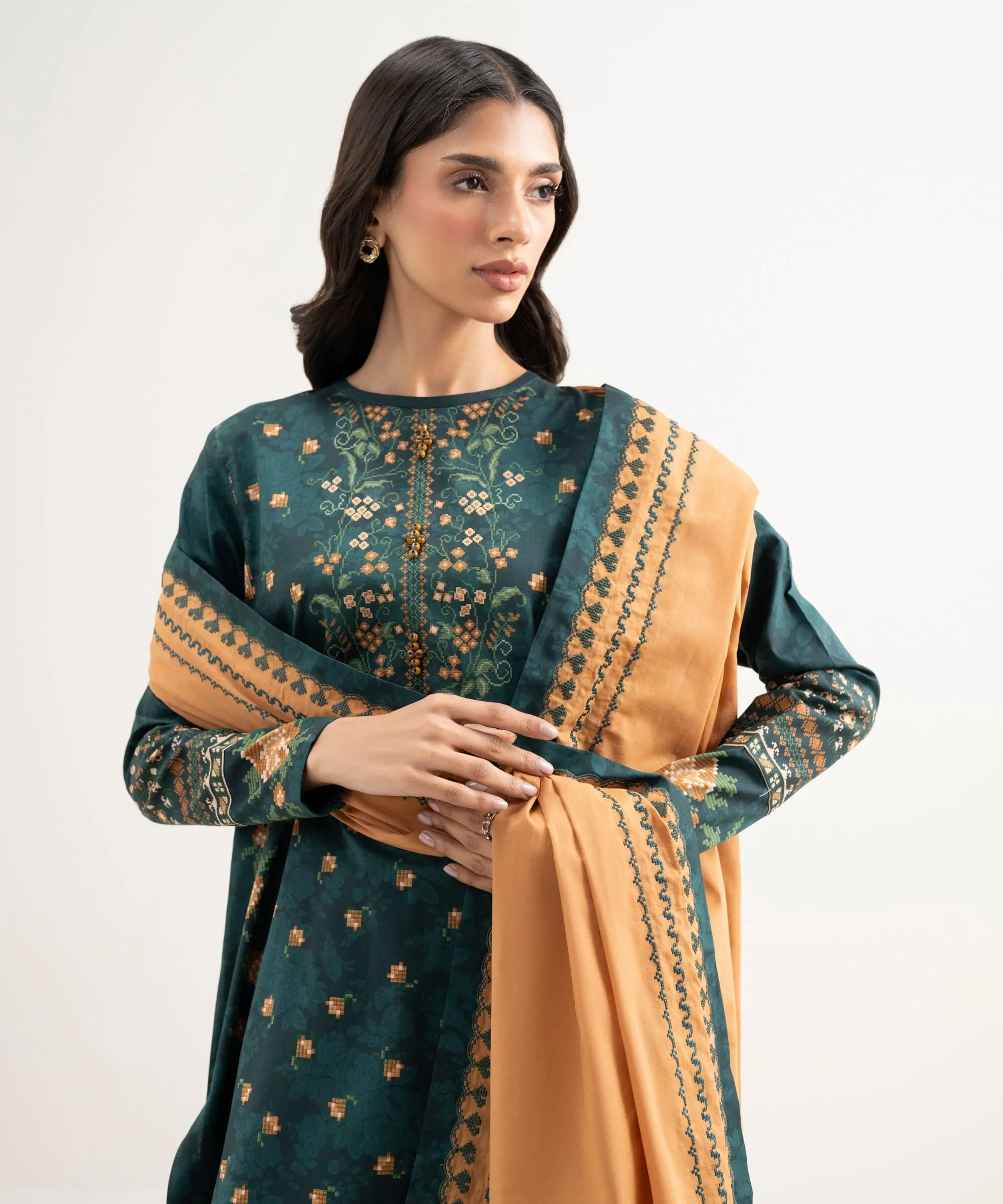 Sapphire Stitched Lawn 3 Piece U3PE-DYS26V3-10 J(126) NY181