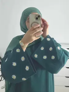 Daisy Embroidered Muslim Women Dress, Plain Long Robe Thobe for Ramadan, Luxury Islamic Turkish Festival Party Wear, Dubai Style
