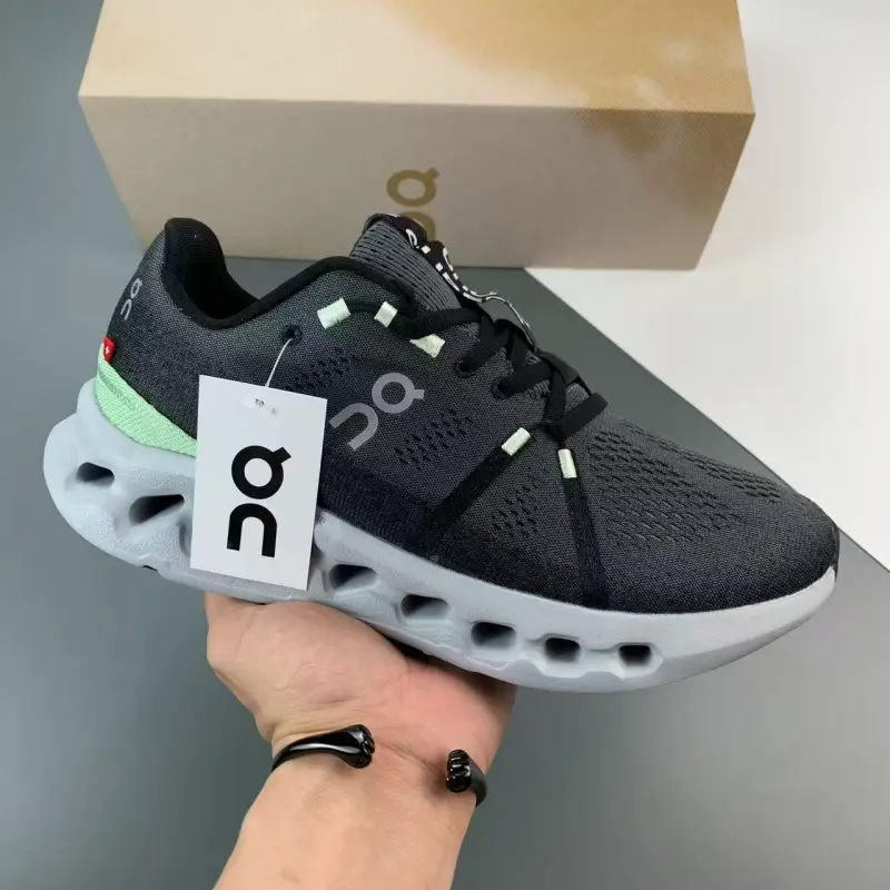 Low-top casual trainers perfect for weekday office commutes & weekend light fitness jogging trips, sweat-wicking stretch knit mesh black grey green colorblock silhouette, open mesh airflow channels