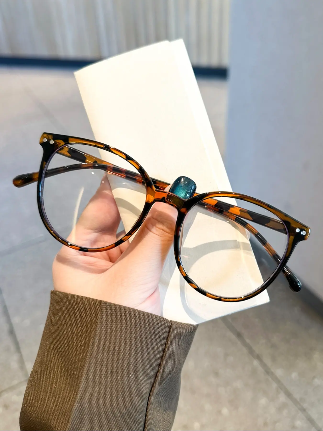 Unisex Leopard Print Boho Style Flat Glasses, Anti-Blue Light Lens, Plastic Frame, Clear Lenses, Suitable for Gaming, TV, Phone Use, Trendy Casual Eyeglasses, Leopard Pattern Eyeglasses, Trendy Casual Frames, Fashion Eyewear, Stylish Eyeglass