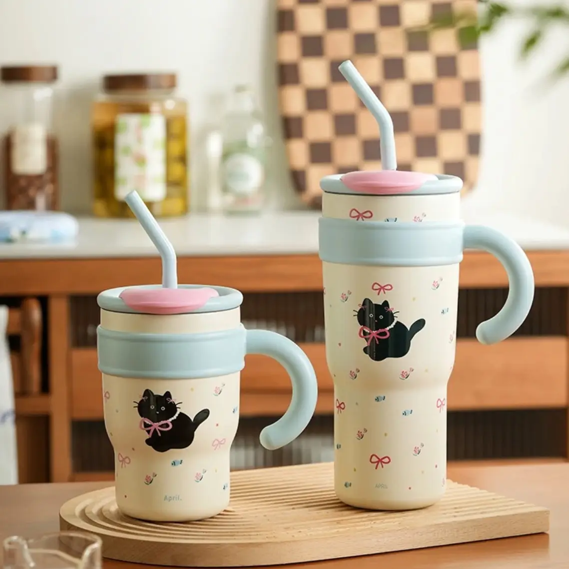 Cute Cat Insulated Straw Cup Stylish Large-Capacity Water Bottle for Hot and Cold Drinks Stainless Steel Bottled Tumbler Portable