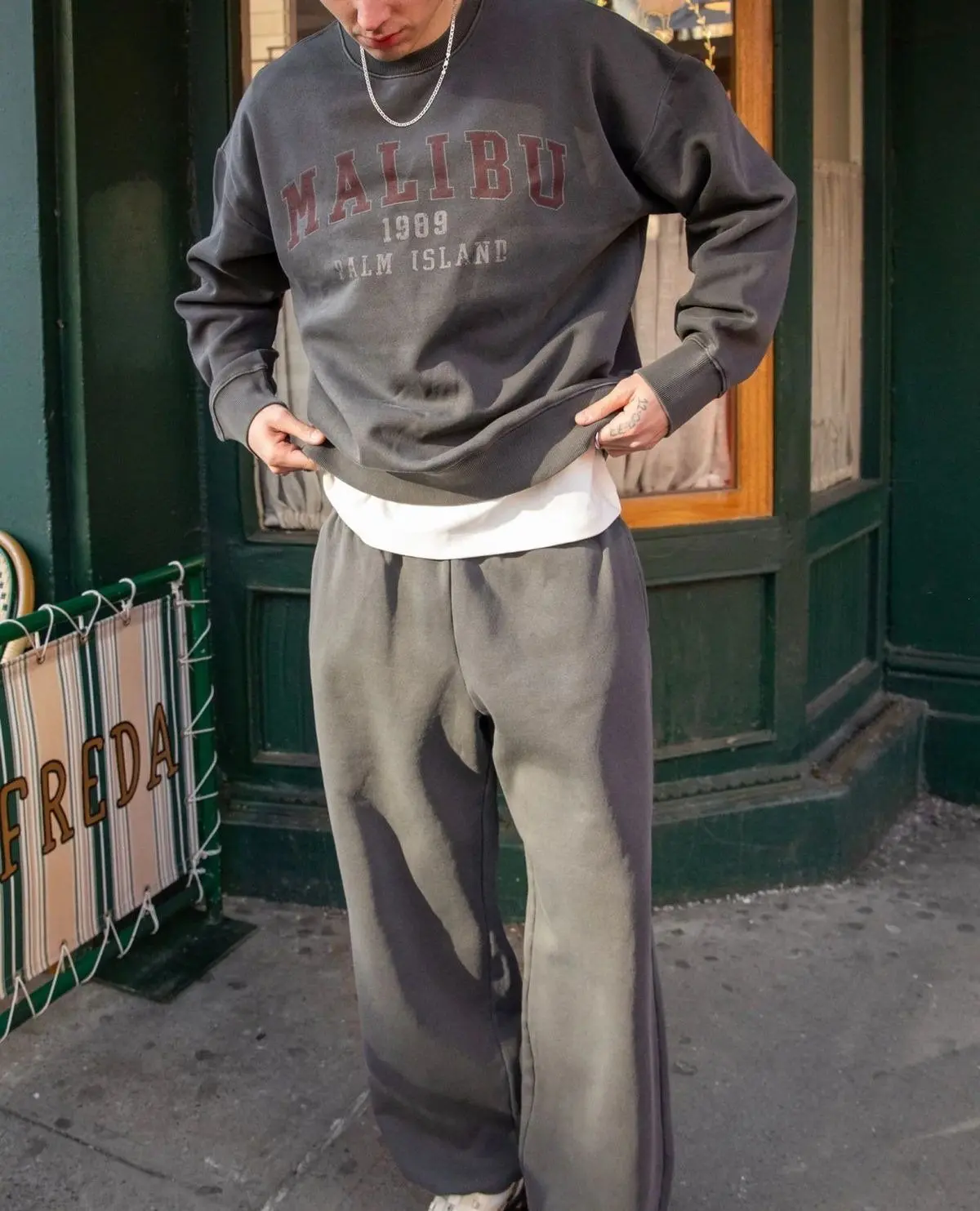 [Sale off up to 50%] Malibu 1989 Palm Island sweatshirt