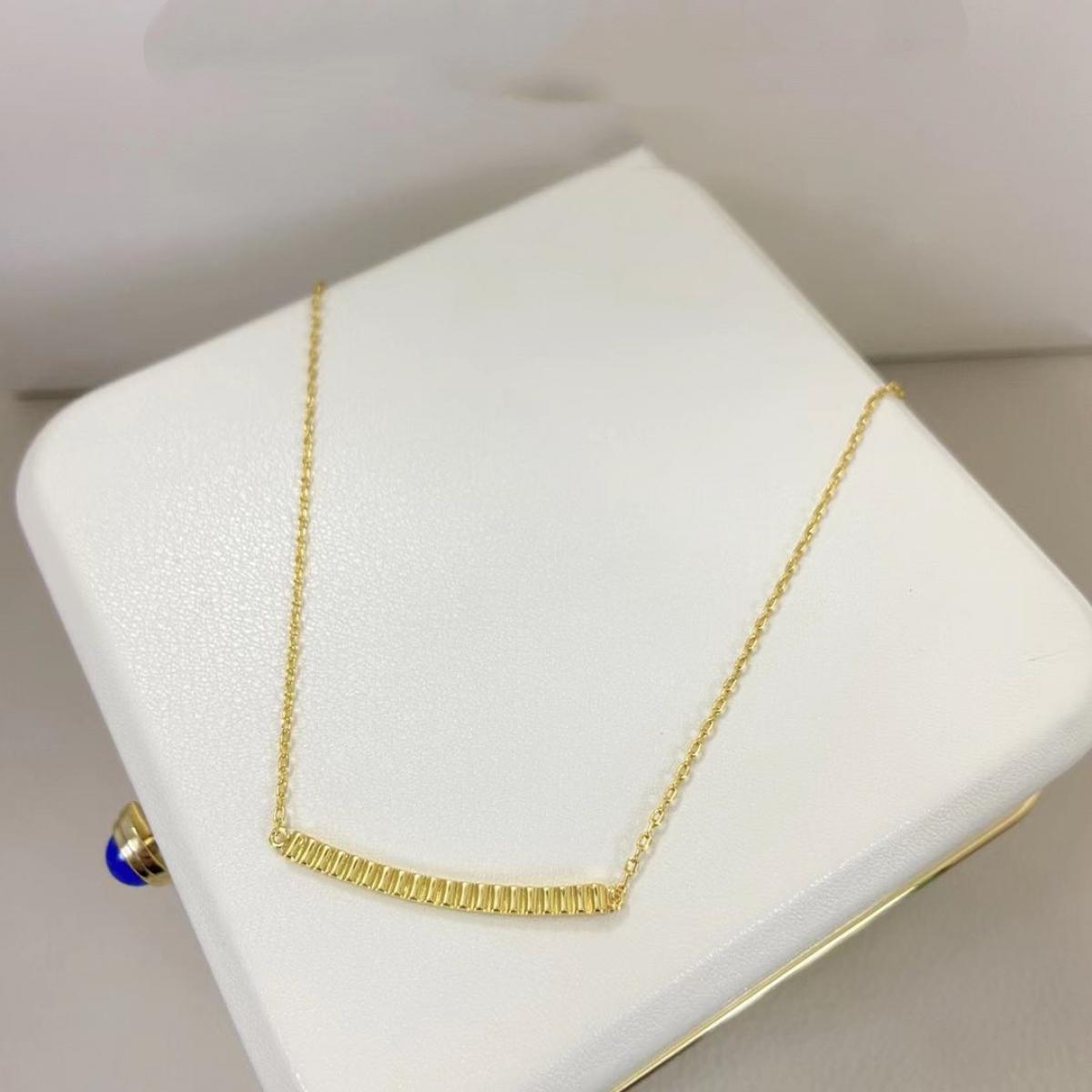 Minimalist Curved Bar Necklace | Elevate Your Everyday Look