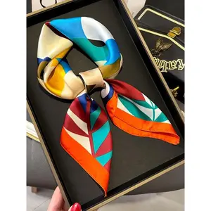 Colorful Floral Print Square Scarf, Fashionable Soft Comfortable Scarf for Women, Casual Versatile Scarf for All Seasons
