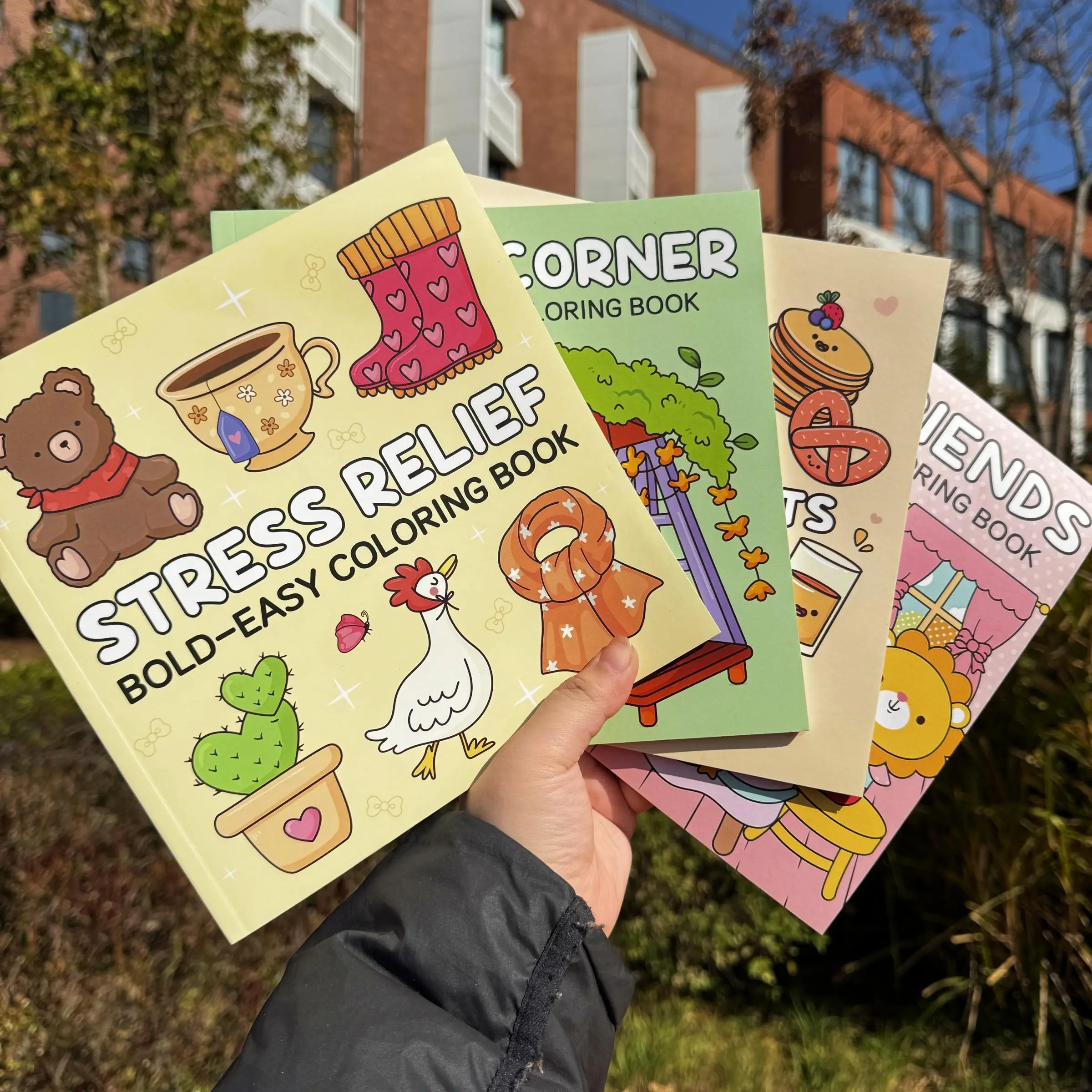 Cartoon Pattern Coloring Book, 1/2/4 Counts/set Stress Relief Coloring Book, Kill Time Graffiti Painting Drawing Art Book, Art Supplies for Adults & T