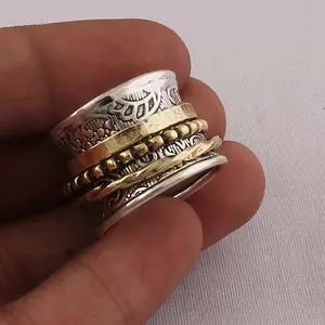 Vintage European Style Wide Band Ring Unisex Rotatable Anxiety Relief Ring, Perfect for Valentine's Gift