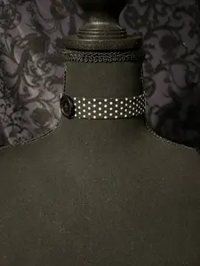 Polka dot choker