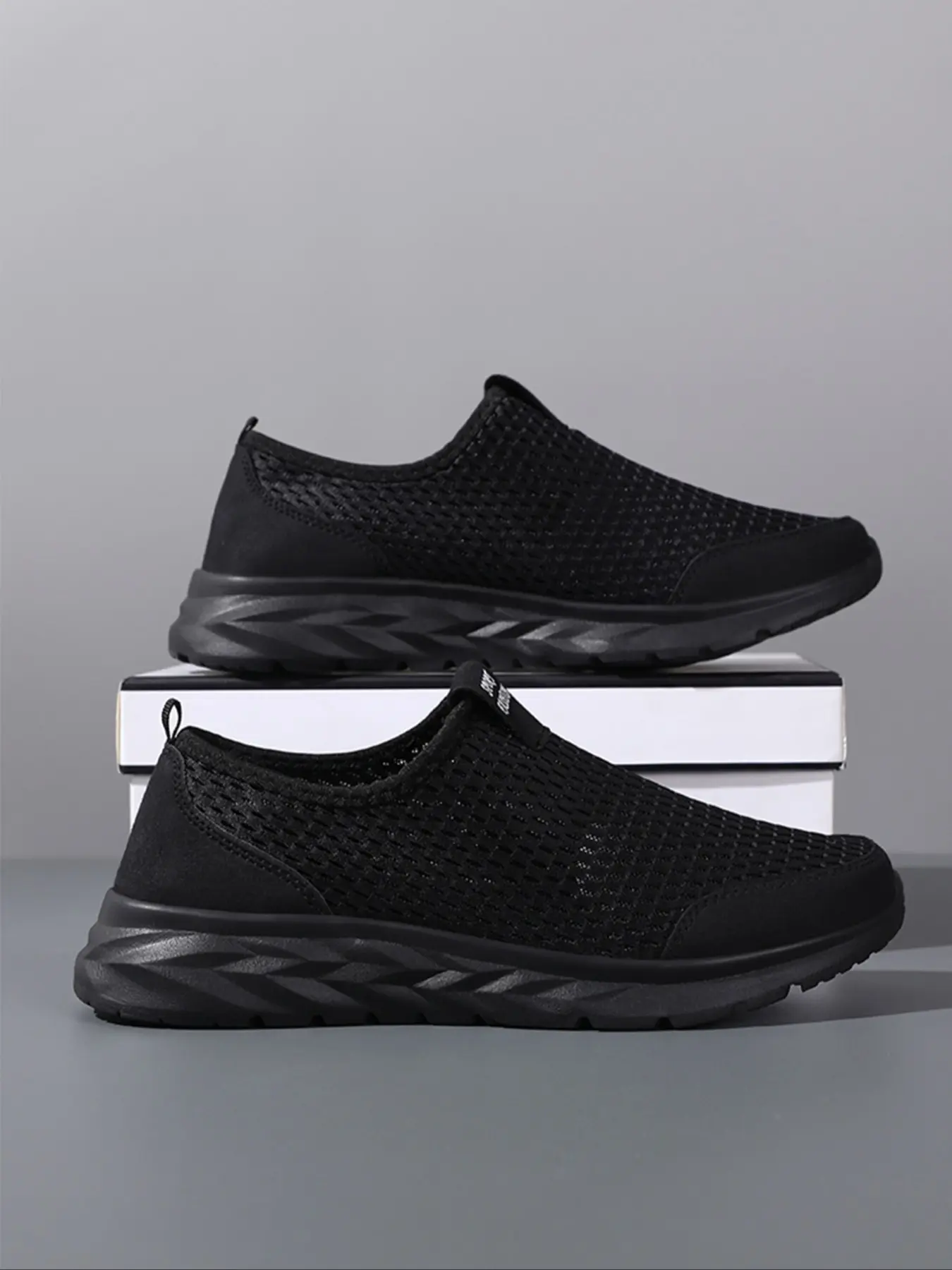 Men's Lightweight Comfortable Slip-On Casual Sneakers, High Top Textile Shoes, Eva Sole, All Seasons Footwear, Easy Wear Design, Trendy Walking Sneaker, Trendy Fashion Sneaker