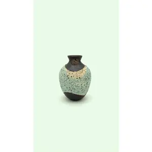Reynisfjara small speckled vase