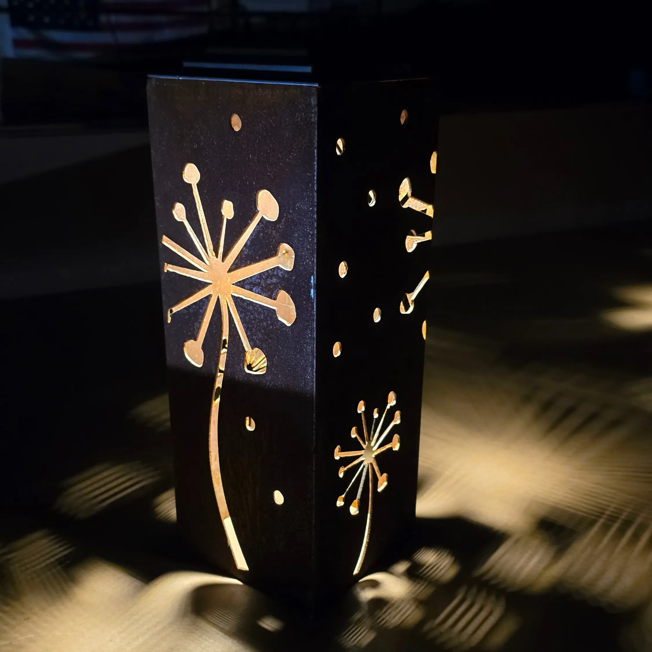 Dandelion Rustic Heavy-Duty Steel Solar Pillar Light, Outdoor Garden Accessories for Patio, with Shadow Patterns