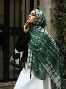 1pc Polka Dot Print Headscarf Instanthijab, Fashionable Lightweight Wrap Hijab for Various Styles, Soft and Stylish Daily Wear Hijab