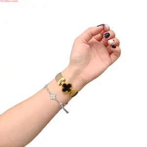 Four-leaf Clover Magnetic Buckle Leather Watch Band, Premium Wrist Strap Compatible With Apple Watch Series 6 7 8 9 10 11 (No Watch)