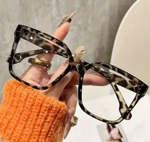 Vintage Style Eyewear 3-Piece Set (Clear / Black / Tortoiseshell) + Dedicated Storage Case – One Box for All Your Looks