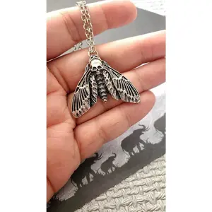 Dead Head Moth Neklace Bug Necklace Skull Metal Insect Men Unisex Death Goth Punk Retro Skeleton Pendant EA842