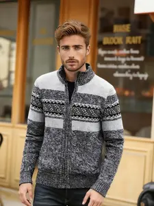 Men's outdoor ethnic Casual style jacquard knitted cardigan, stand-up collar zipper design for warmth and practicality, soft and comfortable fabric suitable for daily leisure outing, outdoor activities and other scenes in autumn and winter.