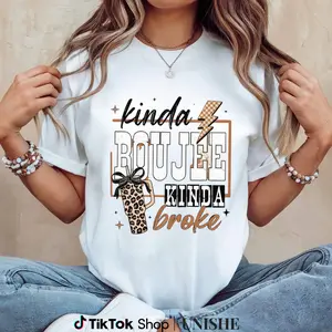 Casual and Festive "Kinda Boujee Kinda Broke" Leopard Tee – Perfect for Work and Relaxing Outings