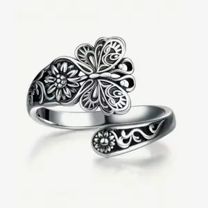 Vintage Style Adjustable Open Ring - Butterfly & Flower Design, Suitable for Women's Daily Wear, Great Gift for Family and Friends